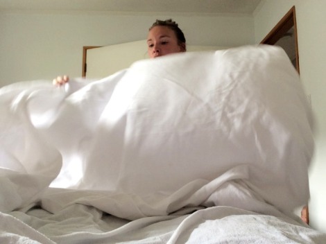 making beds housekeeping
