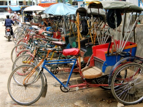 trishaws in Tachileik Myanmar